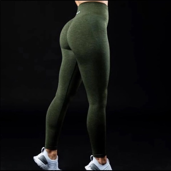 Alphalete Amplify Leggings - Picture 2 of 4